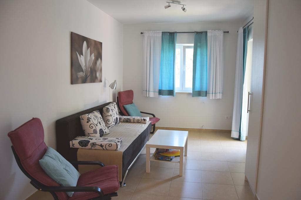 Apartments Sandra Брсеч Экстерьер фото