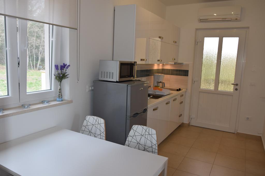 Apartments Sandra Брсеч Экстерьер фото