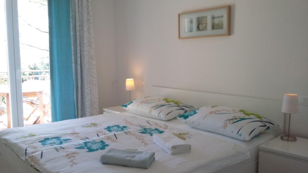 Apartments Sandra Брсеч Экстерьер фото