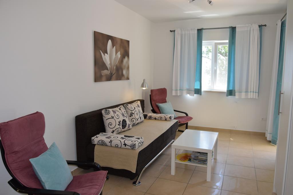 Apartments Sandra Брсеч Экстерьер фото