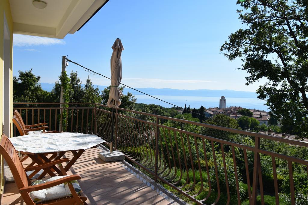 Apartments Sandra Брсеч Экстерьер фото