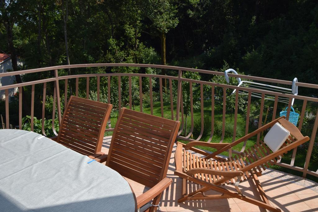 Apartments Sandra Брсеч Экстерьер фото