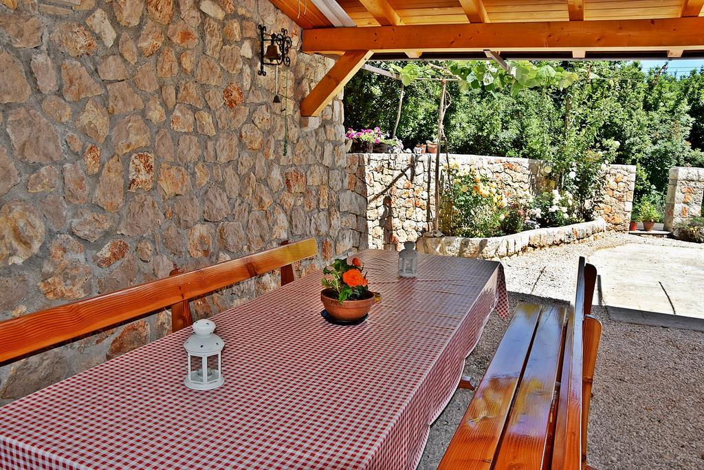 Apartments Sandra Брсеч Экстерьер фото